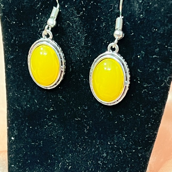 🔥🔥Fashion Jewelry Ladys Earrings A Mustard Gold Color With Silver Plating, Sty - Picture 2 of 11